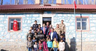 Kaymakam Özçelik: "Amacımız, devletimizin vatandaşlarımıza uzanan elleri olduğumuzu göstermek"