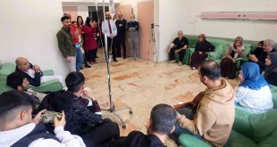 Elazığ'da hastalara müzik dinletisi