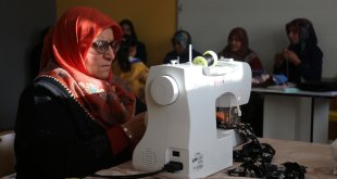 Ağrı'da kadınlar köy yaşam merkezleri sayesinde okuma yazma öğreniyor