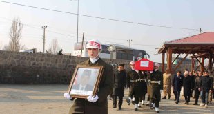 Kıbrıs Gazisi Resul Timur'un cenazesi toprağa verildi