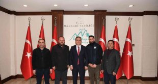 Sanatçı Karakaya'dan Vali Akbıyık'a ziyaret