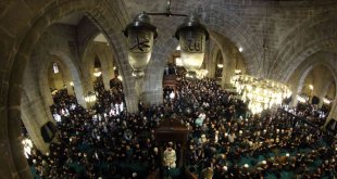 Bin bir hatim duası için vatandaşlar camiye akın etti