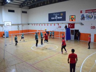 Turnuvada birinci olan takımdan anlamlı bağış