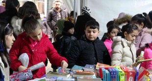 Kitap fuarı çocuklar ile cıvıl cıvıl oldu