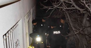 Tüfekle oynarken kendini yaraladı