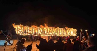 Sarıkamış şehitleri için 10 binlerce kişi meşalelerle yürüdü