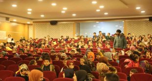 Bingöl'de bin 300 öğrenciye giyim yardımı