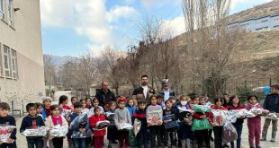İstanbullu iş insanından Hakkarili çocuklara yılbaşı hediyesi