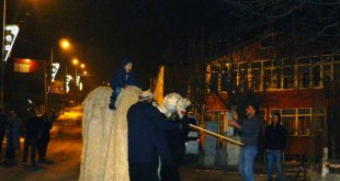 Posof'ta yeni yıl deve oyunuyla karşılandı