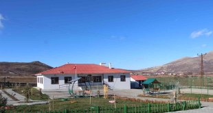 Köy Yaşam Merkezi, çocuklara eğitim yuvası kadınlara da gelir kapısı oldu