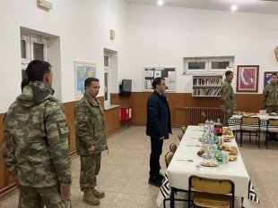 Kaymakam Nasır, yeni yıla İran sınırındaki Askerlerle girdi