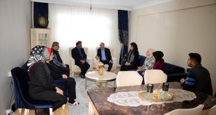 Ardahan Valisi Öner, kentte konaklayan depremzedeleri ziyaret etti