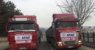 Tunceli'den deprem bölgesine 2 tır içme suyu gönderildi