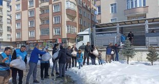 Ağrı'dan 11. yardım tırı afet bölgesine gönderildi