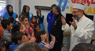 Diyanet İşleri Başkanı Erbaş, Malatya'da depremzede çocuklarla buluştu: