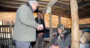 Nurhak'ta 83 yaşındaki kadının pasaportu ailesine teslim edildi