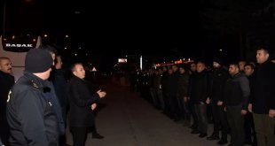 Erzincan'dan 100 polis deprem bölgesi Gaziantep'e gönderildi