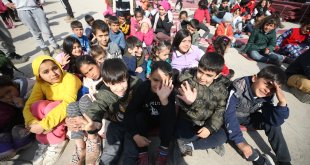 Depremzede çocuklar 'Rafadan Tayfa' ile moral buluyor