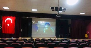 Depremzede çocuklar için film etkinliği düzenlendi