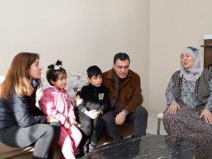 Başkan Demir, depremzede ailelerle bir araya geldi