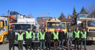 Kovancılar'dan deprem bölgesine araç ve personel desteği