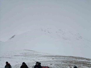 Depremde hayatını kaybedenler anısına tırmanış
