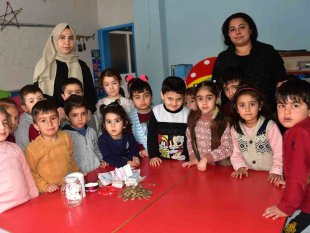 Ana sınıfı öğrencileri pizza ve gezi paralarını depremzede çocuklara bağışladı