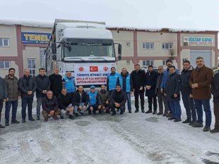 Yardım tırları Ağrı'dan yola çıkmaya devam ediyor
