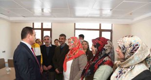 Vali Akbıyık depremzedelerle yakından ilgilendi