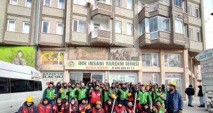 Yabancı uyruklu öğrenciler depremzedeler için seferber oldu