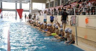 İpekyolu'nda yeni dönem yüzme kursu kayıtları başladı