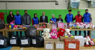 Yüksekova'da toplanan oyuncaklar depremzede çocuklara gönderildi