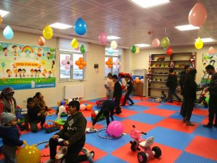 Tuşba Belediyesinden depremzede çocuklar için oyun parkı