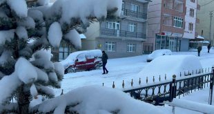 Kars'ta kar ve tipi 39 köy yolunu ulaşıma kapadı