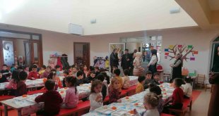 Öğrencilere ücretsiz yemek hizmeti