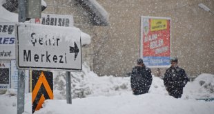 Ağrı ve Ardahan'da kar yağışı etkili oluyor