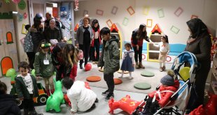 Erzincan'da depremzede çocuklar, eğlencelerle afetin izlerini silmeye çalışıyor