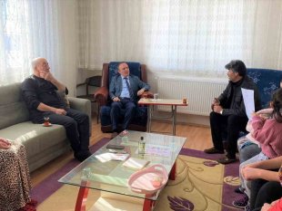 Vali Öner, depremzedelerin acısını paylaştı