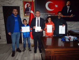 Yüksekovalı kardeşlerden depremzedelere anlamlı bağış