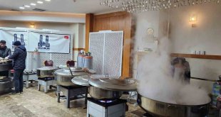 Erzurum Büyükşehir felaket bölgesinde depremin yaralarını sarıyor