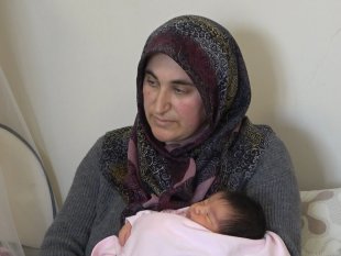 Depremzede kadın Muş'ta doğum yaptı