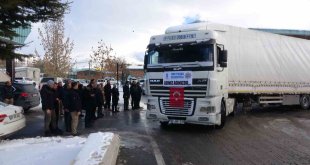 Van'dan yeni yardım tırları deprem bölgesine gönderildi