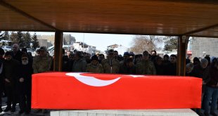 Depremde hayatını kaybeden Piyade Uzman Çavuş Dinler'in cenazesi Erzurum'da defnedildi