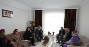 Kars Valisi Öksüz'den depremzedelere ziyaret