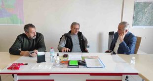 Bingöl Valisi Ekinci, depremzedeler için AFAD'a bir maaşını bağışladı