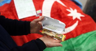 Azerbaycan'dan depremzedelere gönderilen yardımlardan çıkan notlar duygulandırıyor