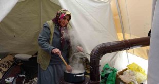 Malatya'da depremzedeler için çadır kentler oluşturuluyor