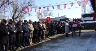Hatay'da depremde hayatını kaybeden uzman çavuş Kars'ta toprağa verildi