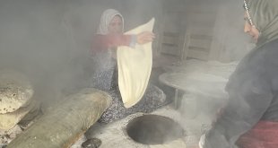 Dondurucu soğukta tandır yaktılar: Ağrılı kadınlardan depremzedelere ekmek desteği