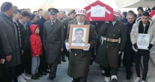 Depremde şehit olan sözleşmeli er son yolculuğuna uğurlandı